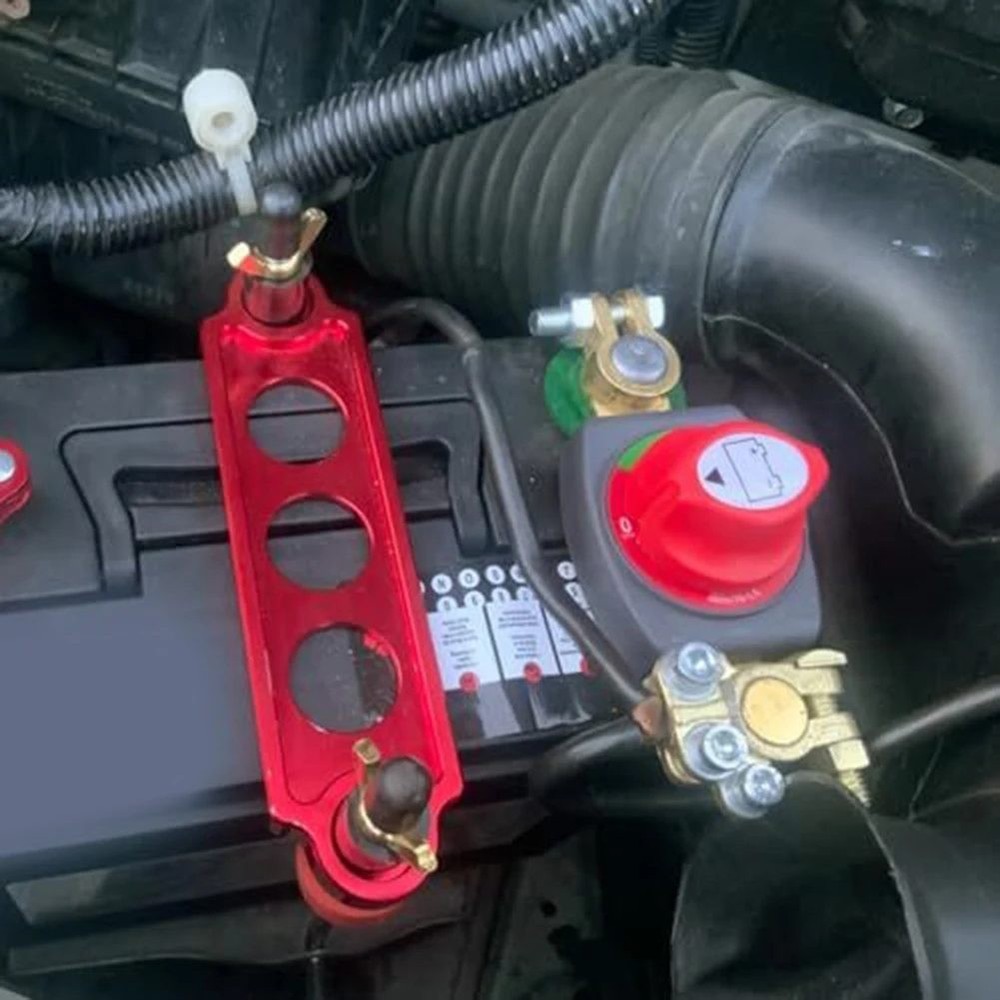 Compact and Efficient Battery Isolator Cut Off Switch for Marine Applications