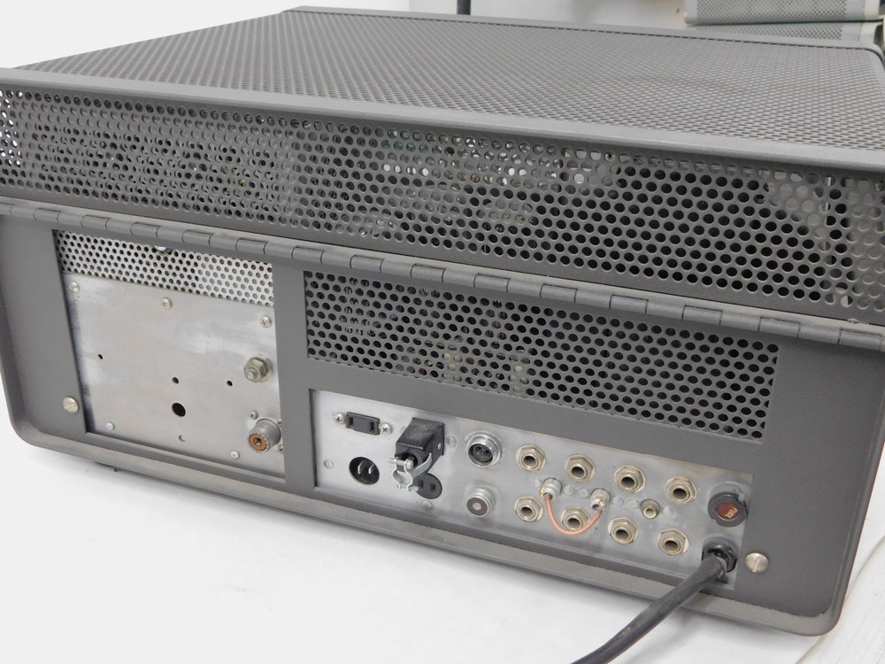 Central Electronics 100V Vintage Ham Radio Transmitter (excellent cosmetics)