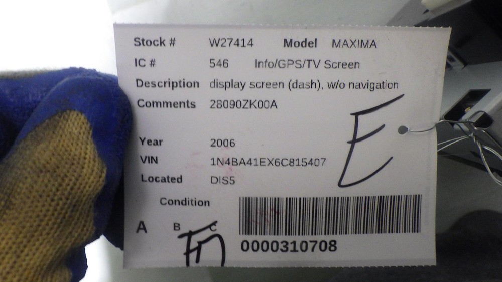 06 NISSAN MAXIMA Info Screen 28090ZK00A