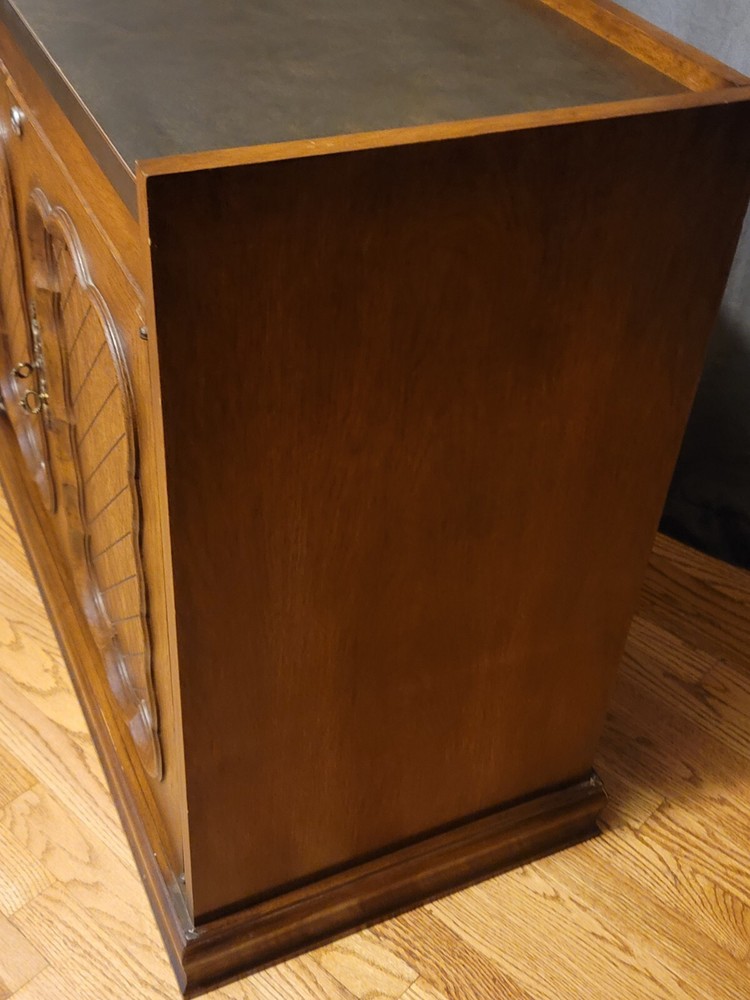 Mid-Century Entryway Sideboard / Bar Cabinet