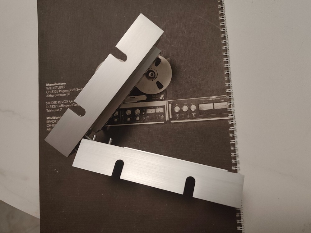 STUDER A710 TAPEDECK  Side bracket（a pair）