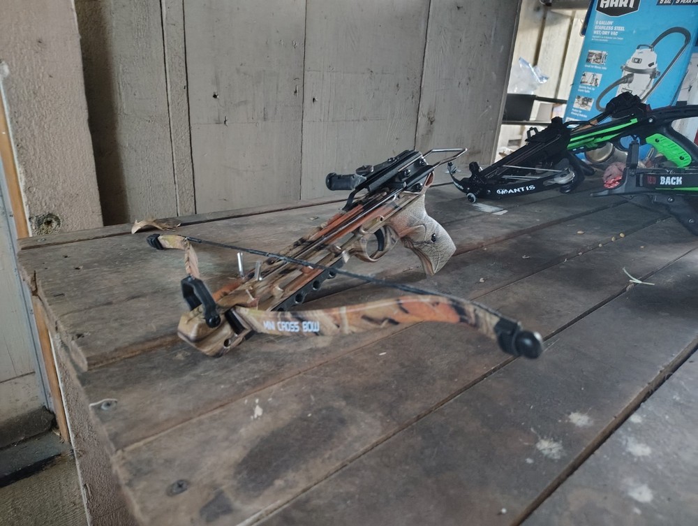 Self Clocking Camouflage Crossbow