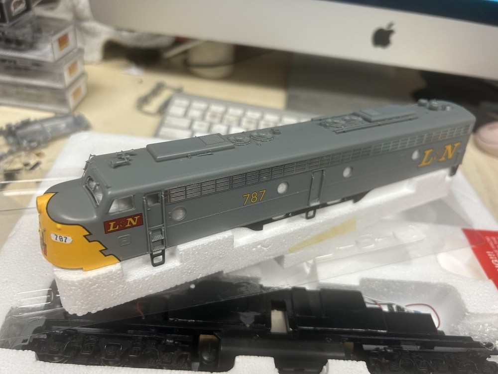 Proto 2000, #21004 HO, E8/9 L&N # 787