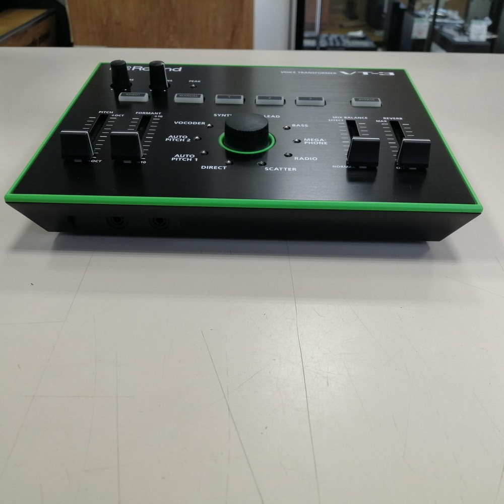ROLAND Model VT-3 Voice Transformer