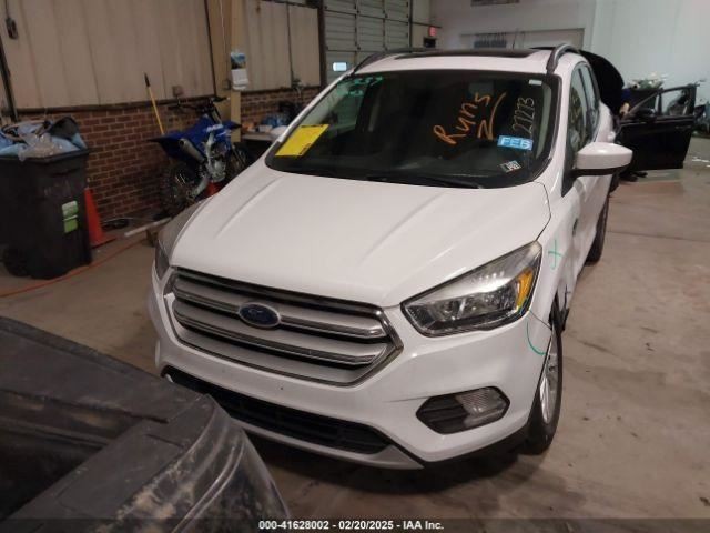 ESCAPE 2018 Glove Box 4594974