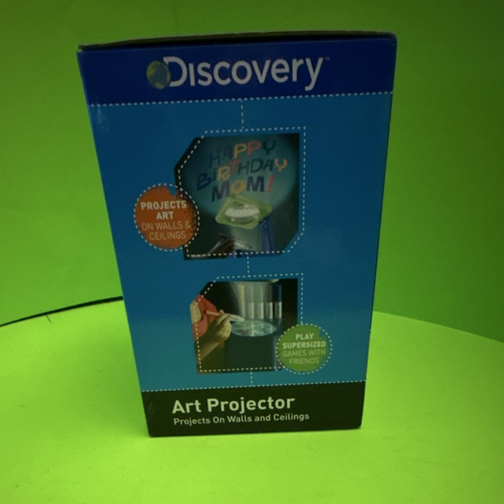 Discovery Analog Art Projector Projects on Walls and Ceilings