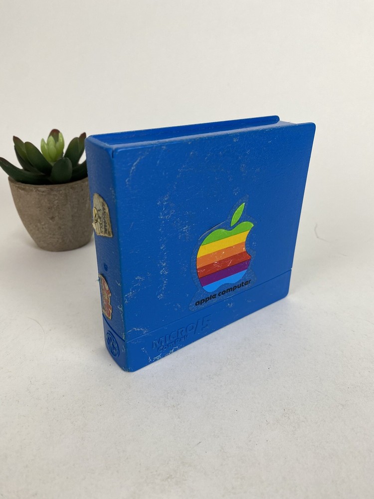 Apple Computer Micro/5 3.5" Disk Diskette ComPak Case Blue Plastic