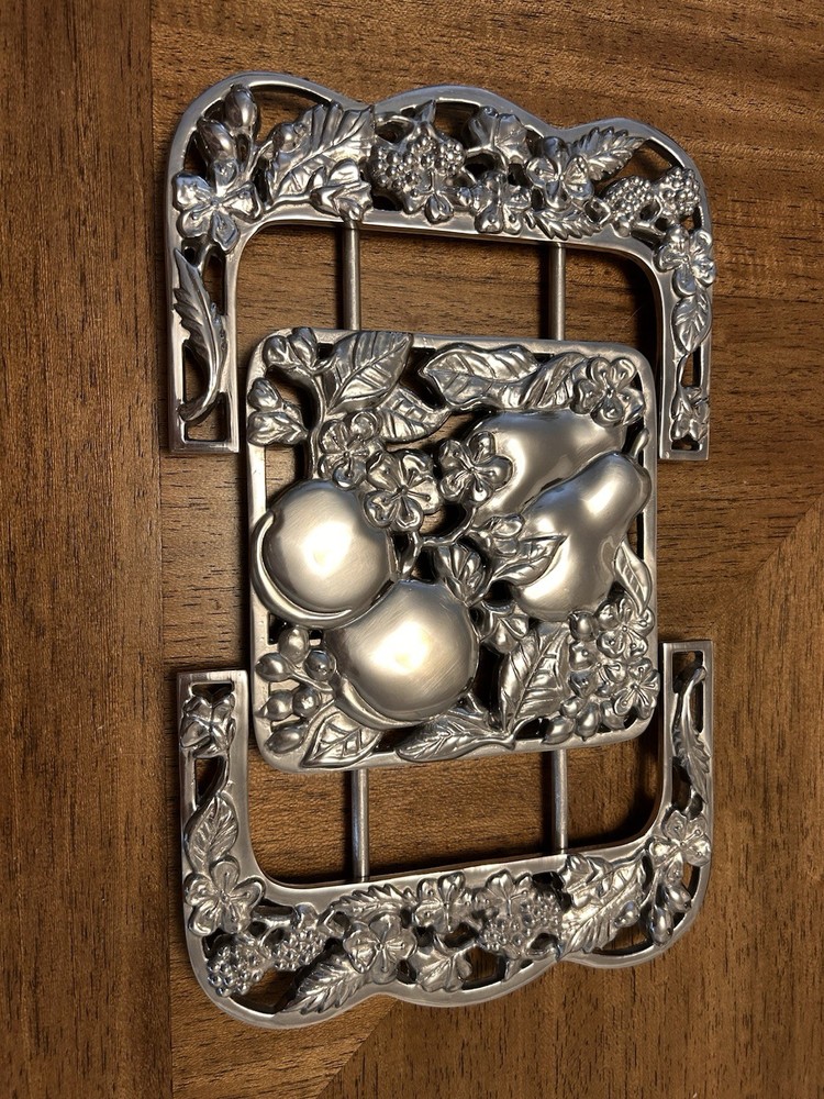 Lenox Expandable Trivet Serveware