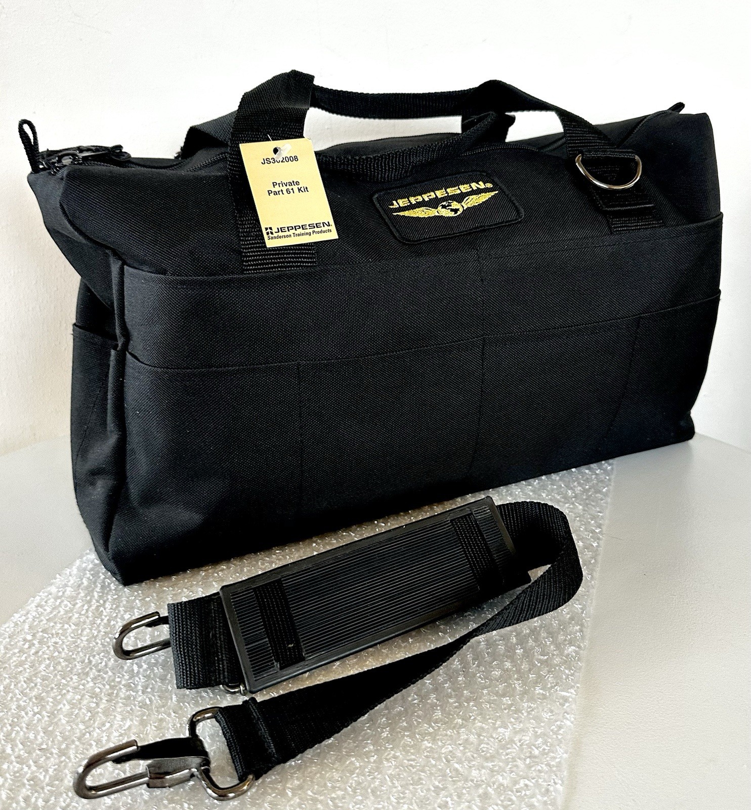 NEW JEPPESEN FLIGHT DUFFLE OVERNIGHT BAG Pilot Aviation Black 16'' L Dual Zip