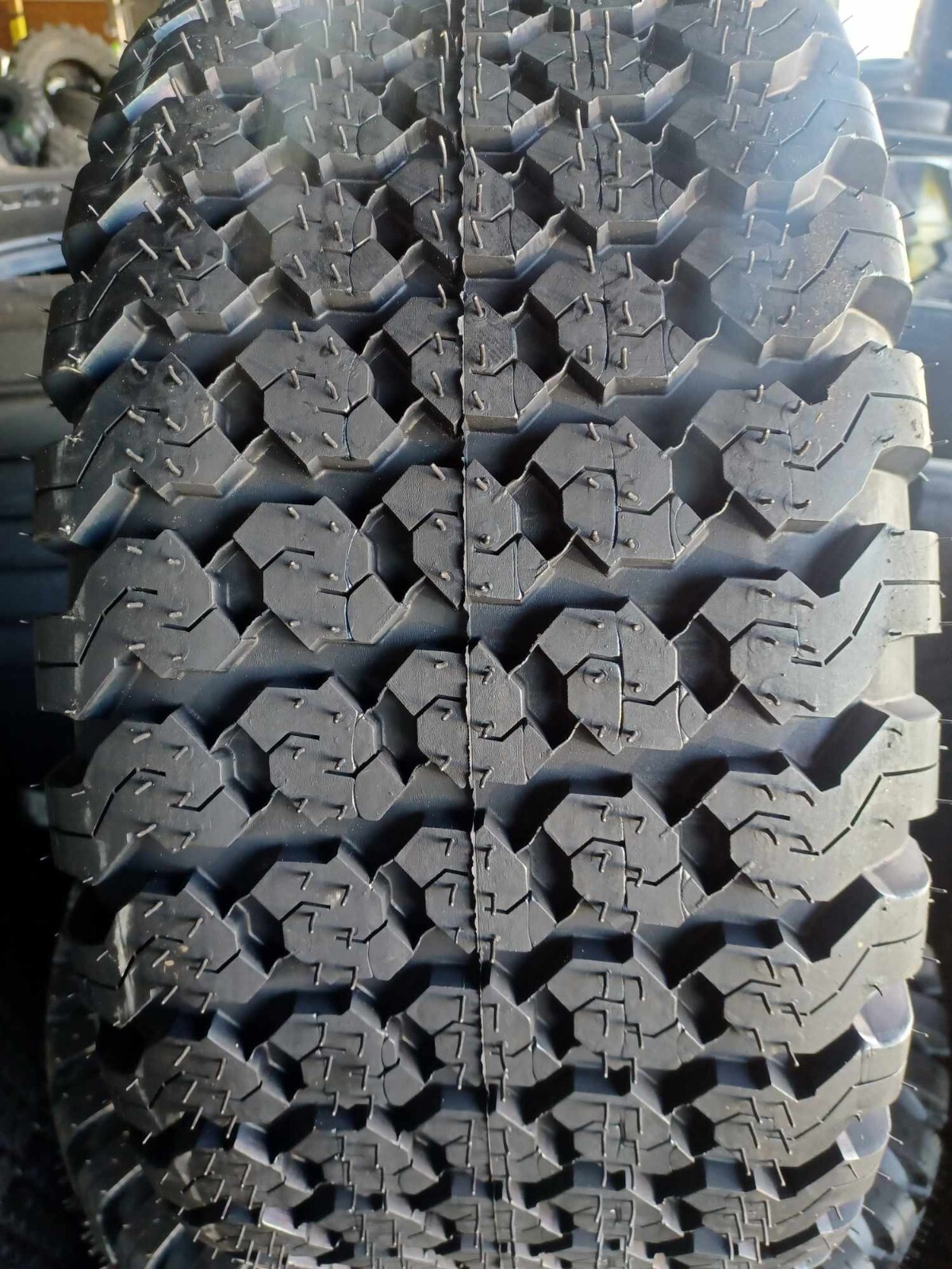 25x10.50-15 TIRE TURF HF-1 NEW COSMETIC BLEM 6PLY 25105015 25 10.50 15