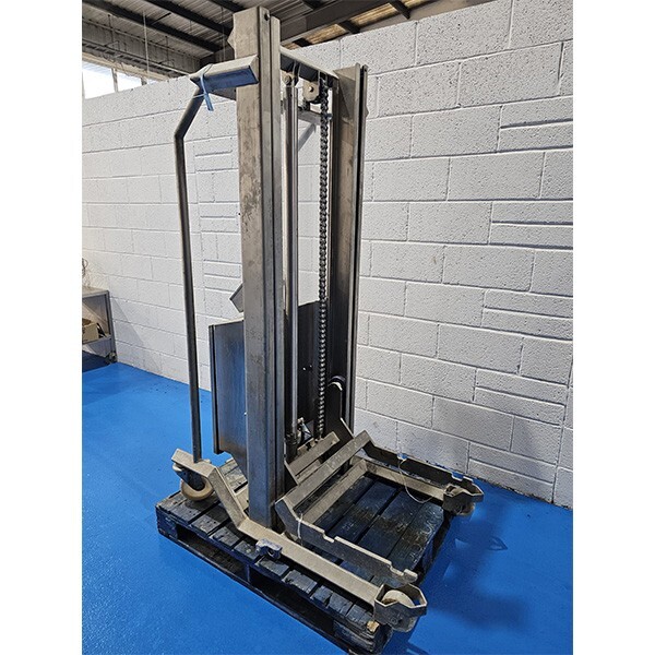 CM Process Solutions dump buggy stacker