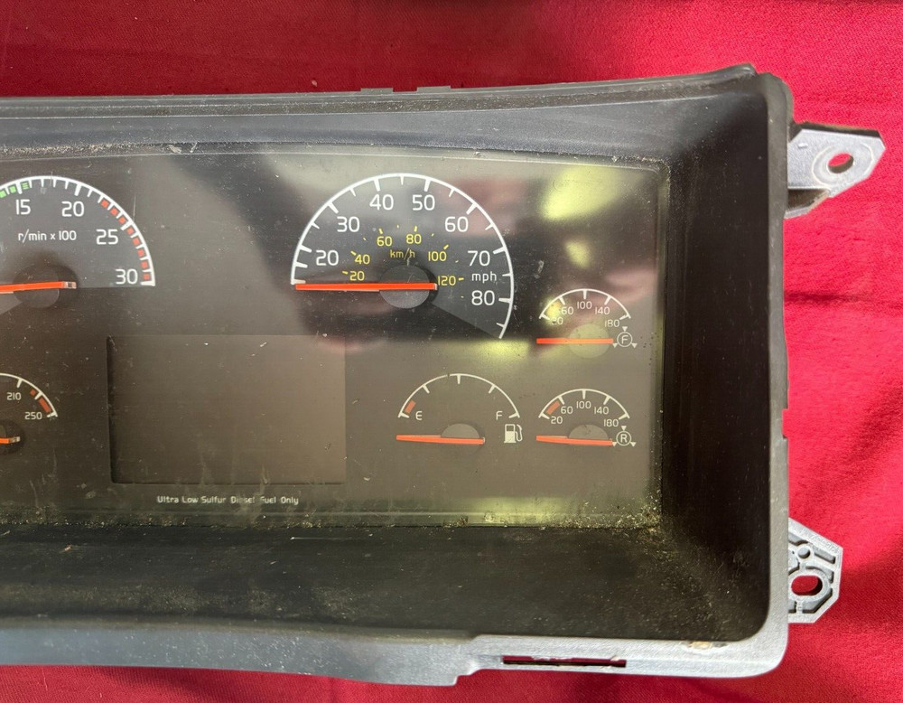 2009 Volvo VNL Instrument Dash Cluster Speedometer 21014196-P01