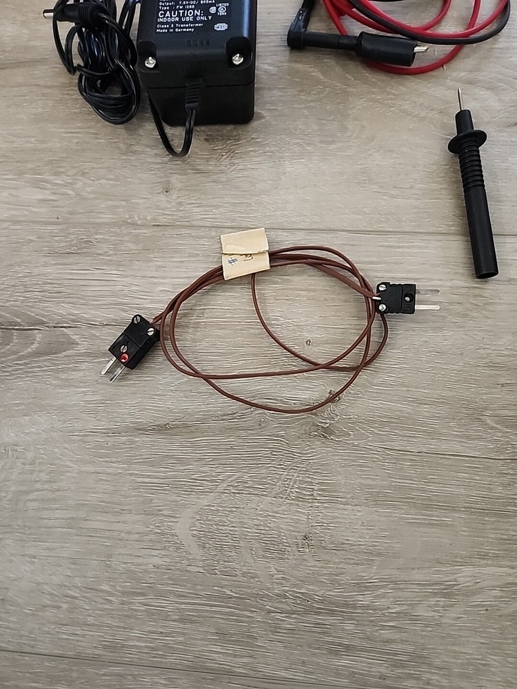 Fluke 701 Documenting Process Calibrator With Accessories And Charger AC Cable