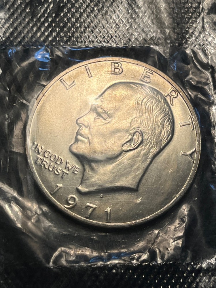 1971 S $1 Ike Eisenhower Dollar 40% Silver Nice Gem BU Cello Pack- #2e