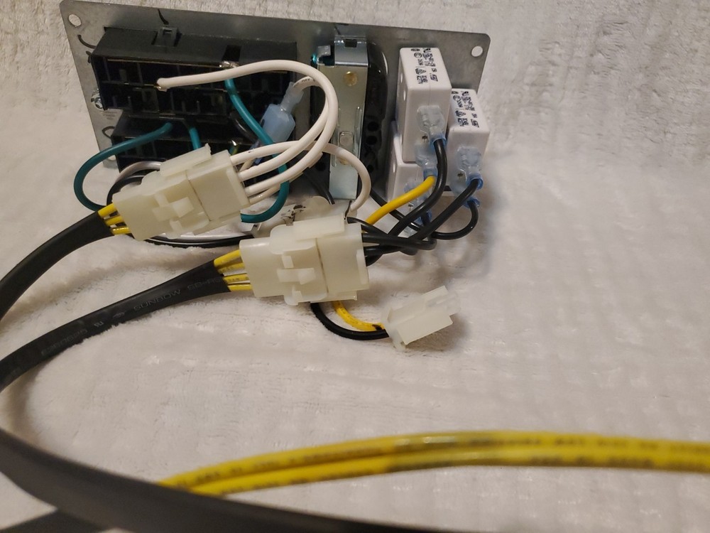 APC SMT2200RM2U Server Rack Back Up Battery Power Panel