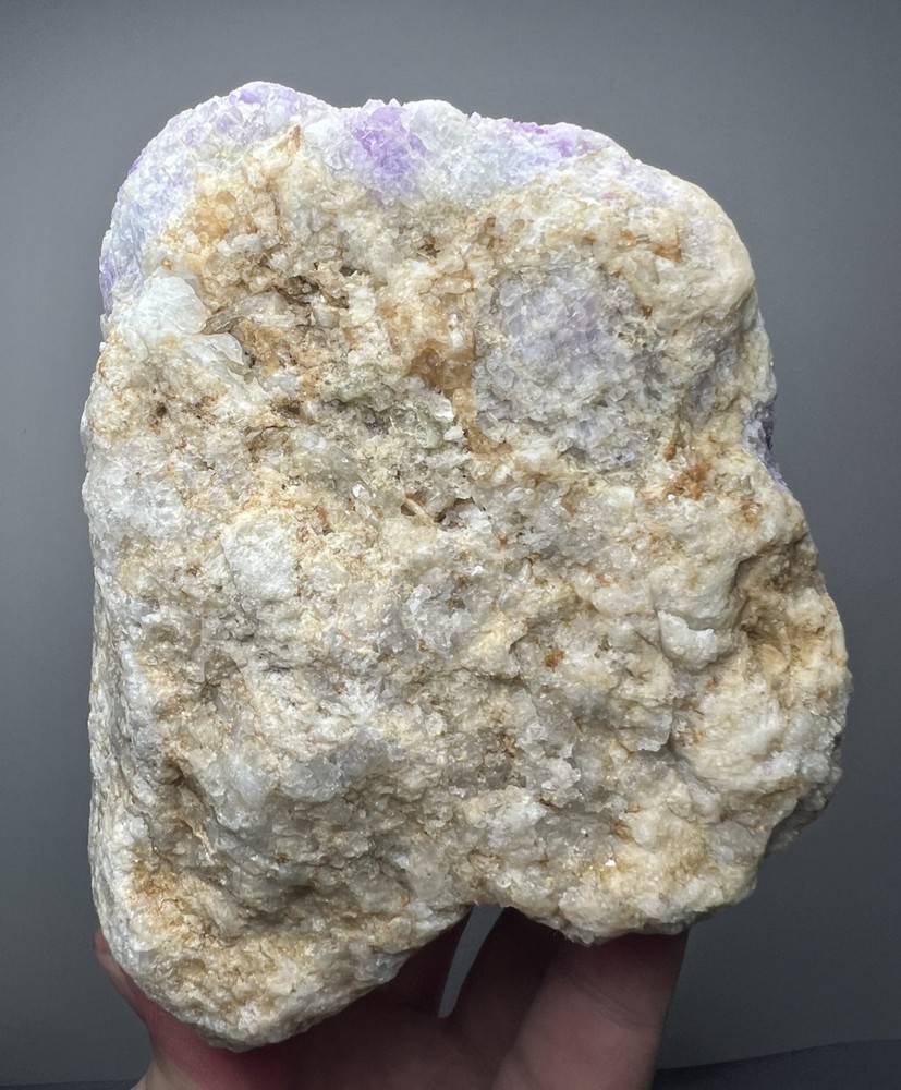 1342 Gr. Fluorescent Phosphorescent Sharp Tenebrescnet Hackmanite, Fluorapatite