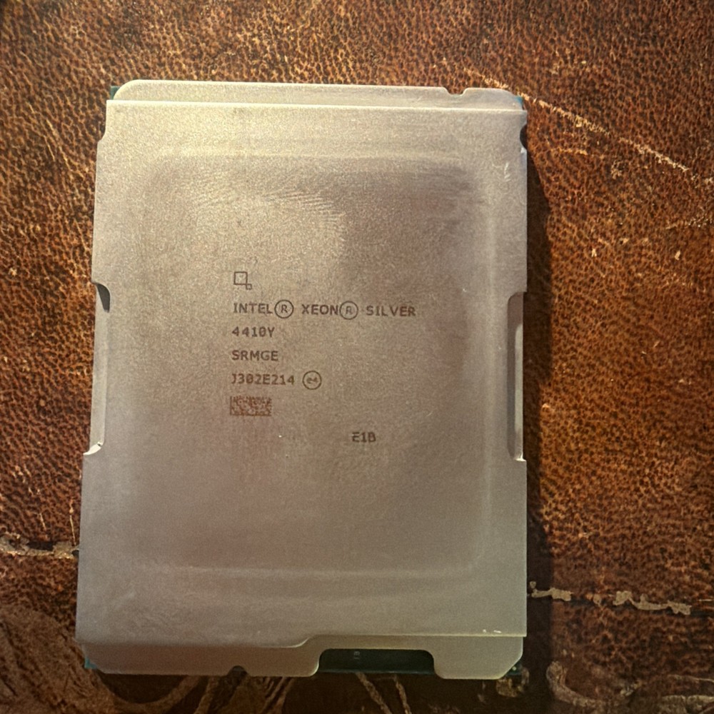 Intel Xeon Silver 4410Y Server Processor (3.9 GHz, 12 Cores, Socket LGA 4766)...