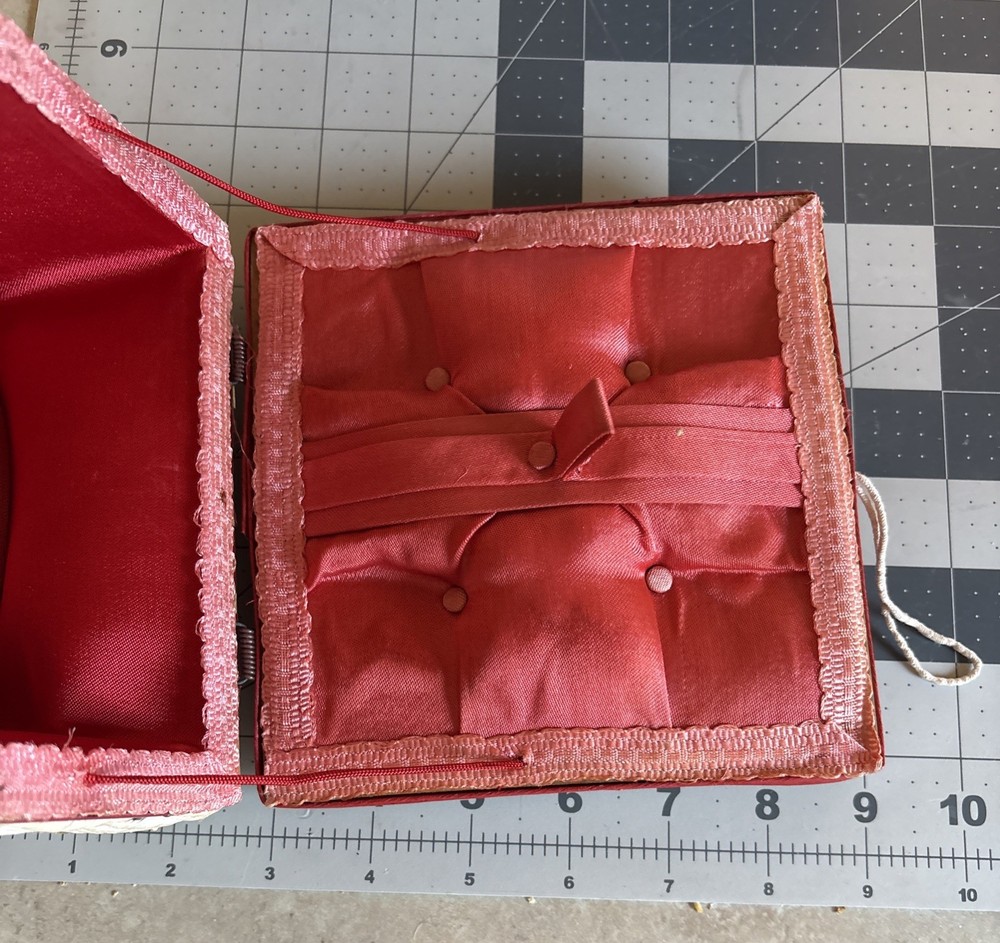 Vintage raffia straw Small Sewing Box Retro Red
