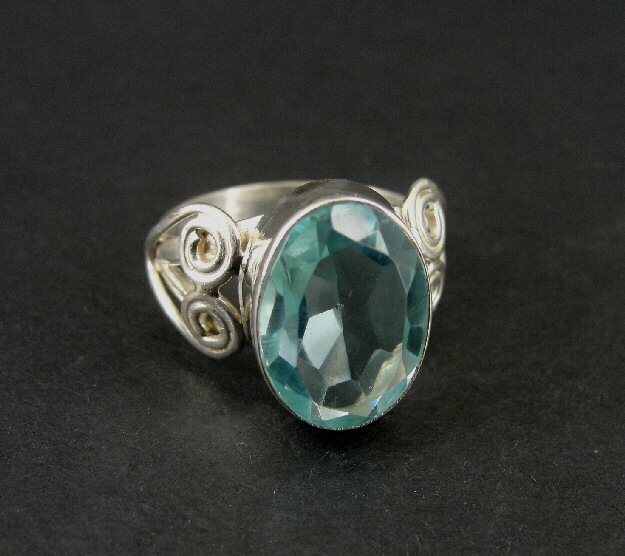 Ring Silver Blue Stone Side Heart Design Sterling Silver 925 RING Size 7 1/2