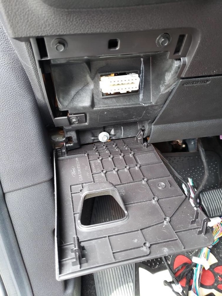 2013 - 2016 FORD ESCAPE PLUG AND PLAY REMOTE START USES OEM REMOTE TO START