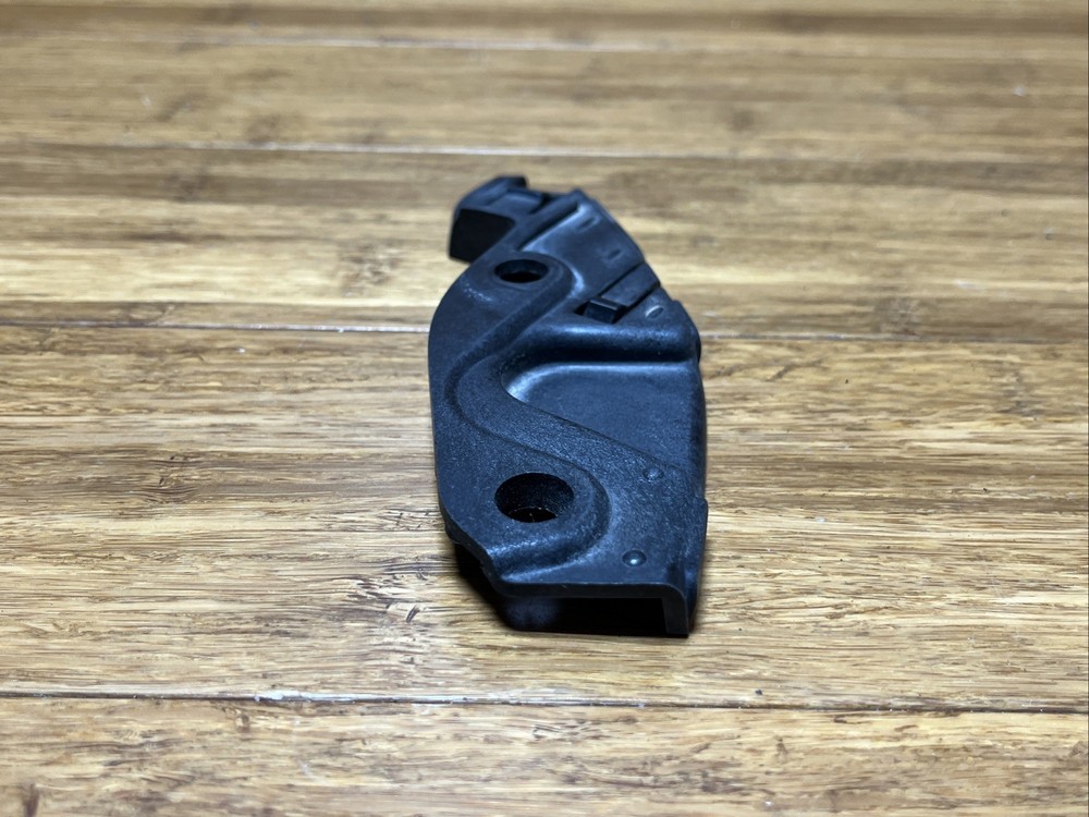 2017-2023 Rolls Royce Dawn RR6 Front Bumper Right Side Guide Bracket 7376998 OEM