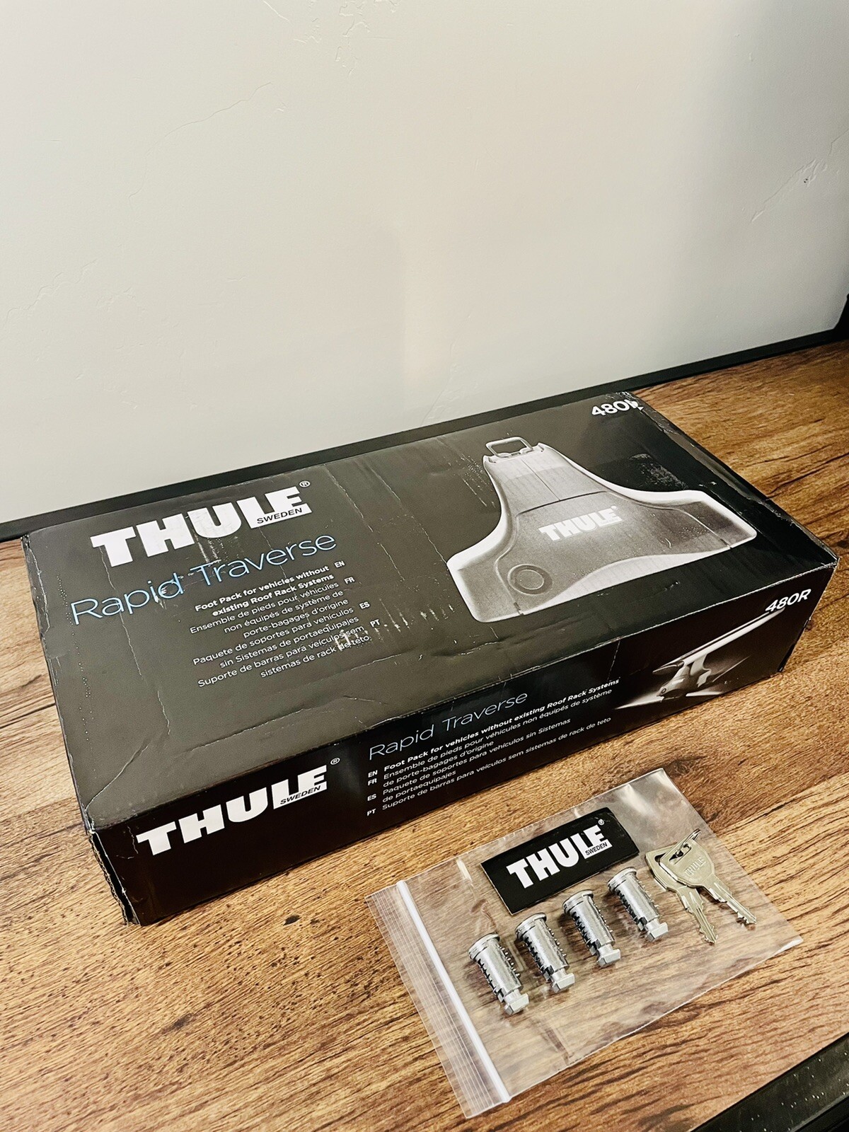 Thule Rapid Traverse Foot Pack 480R + Thule Lock/Key Set (Bundle MSRP $319.90)