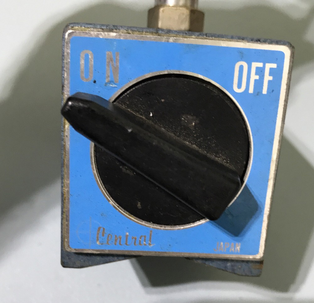 Central Tools Magnetic Base w On/Off Switch