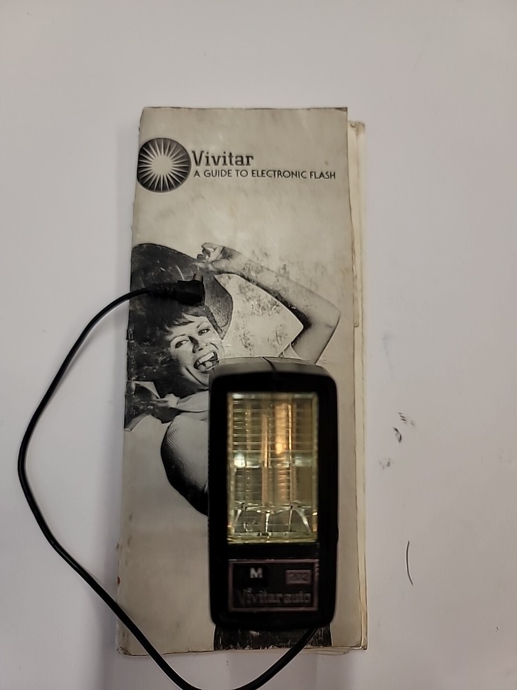 Vivitar Electronic Automatic Flash Model 202 With Manual