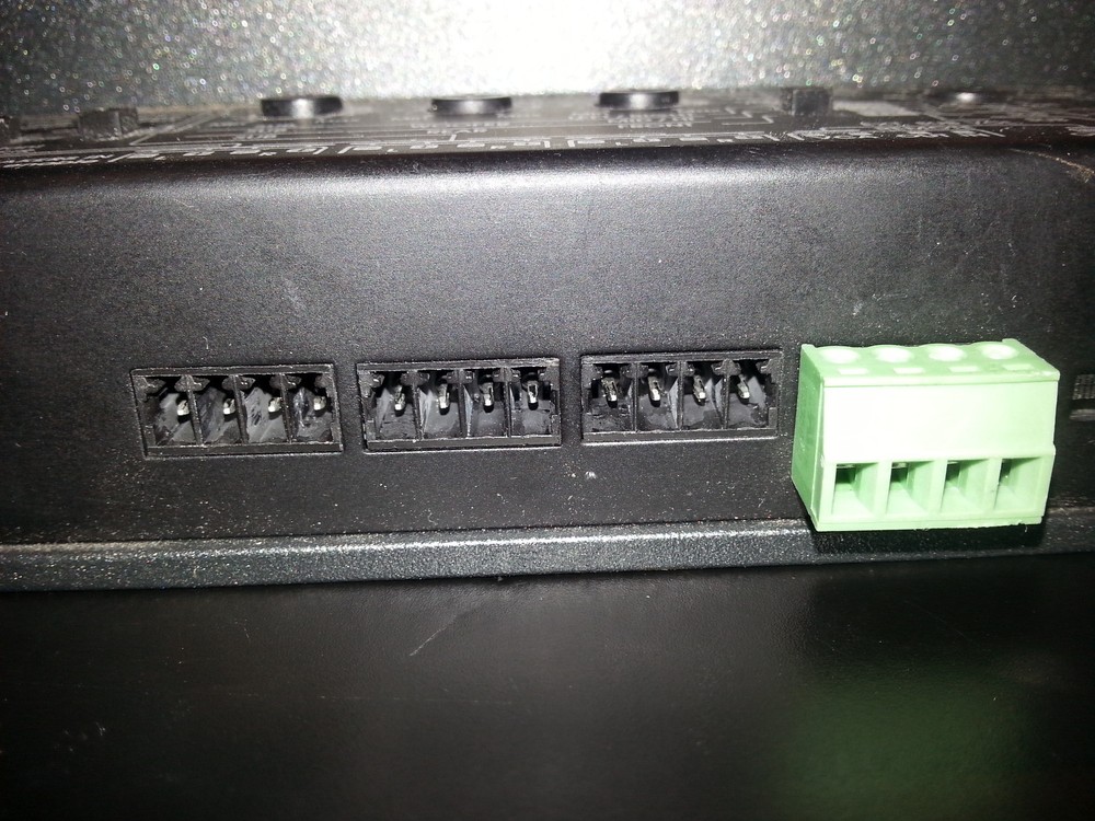 4-Pin Processor / High Level Input / Power DC / Remote Plug MiniDSP Mini DSP