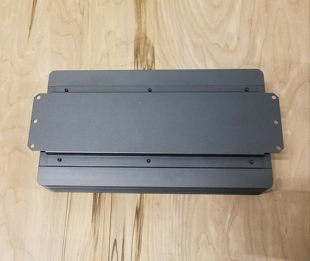 Old school AUDIO CONTROL epicenter 2xs crossover amplifier System 90 - Model 20