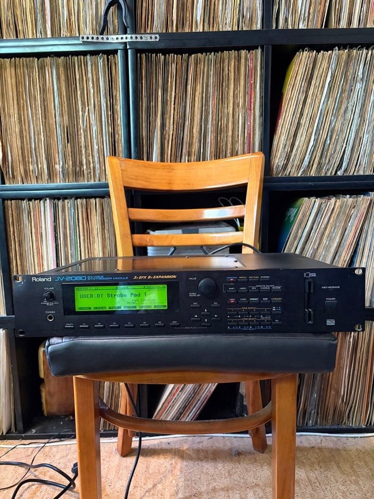 Roland JV-2080 335566