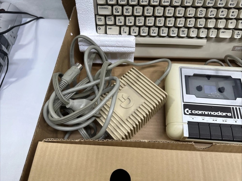 Vintage Commodore 64C Home Computer Console In Blue Box Working W/ Cassette