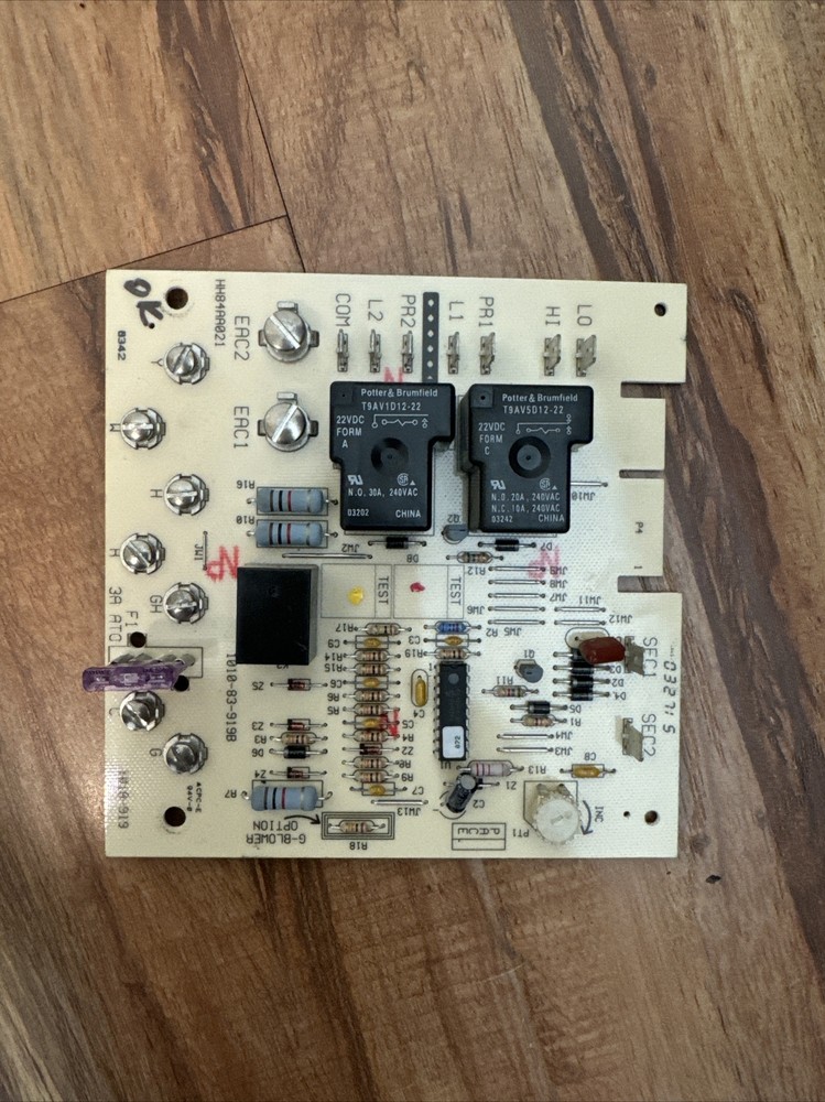 Carrier Bryant HH84AA021 Main Control Circuit Board 1010-919