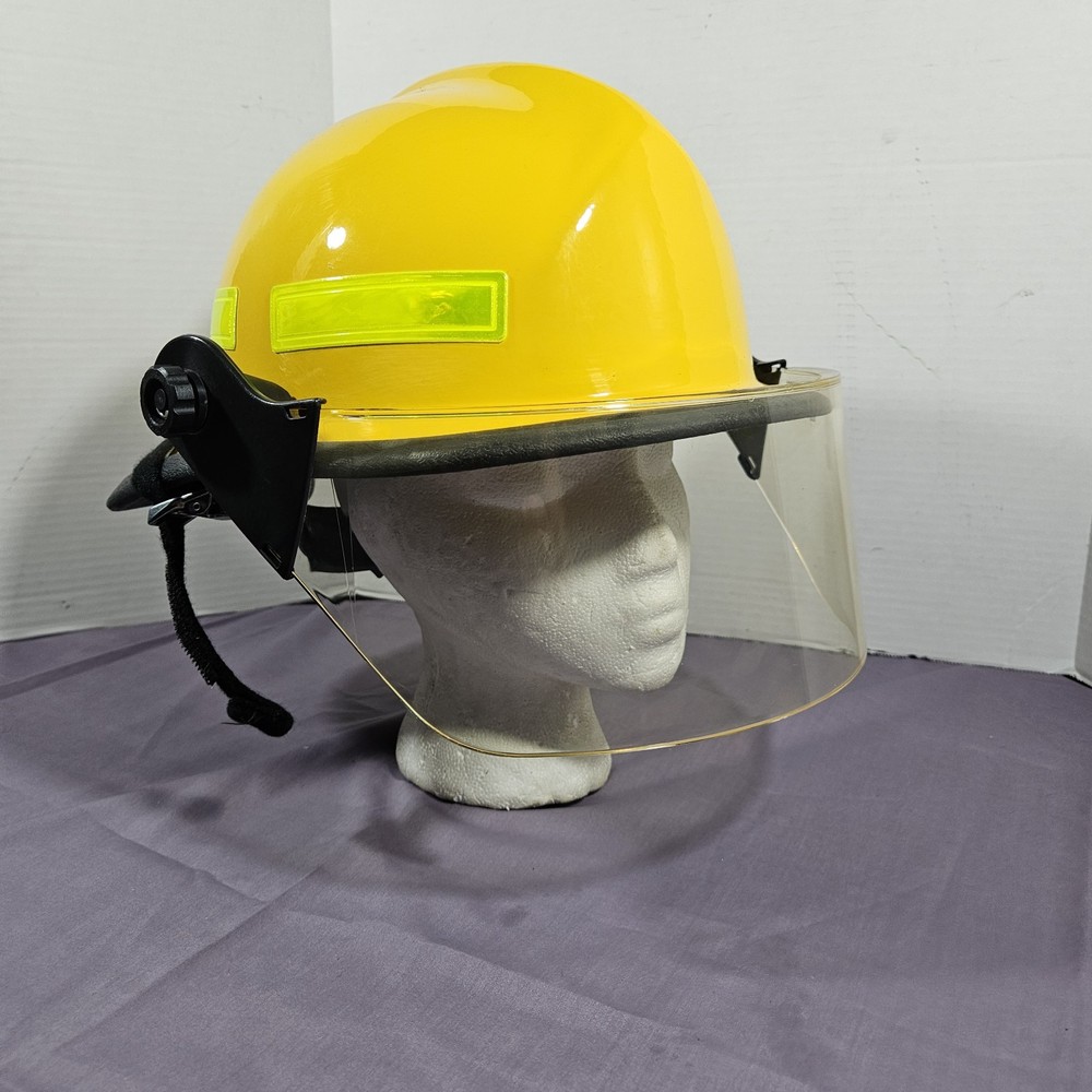 Cairns MSA 660C Metro Fire Helmet Size Medium 4" w/ Tuffshield Faceshield