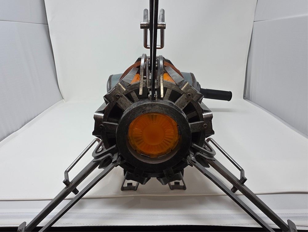 Half-Life 2 Gravity Gun Replica - NECA 2013 - No Box