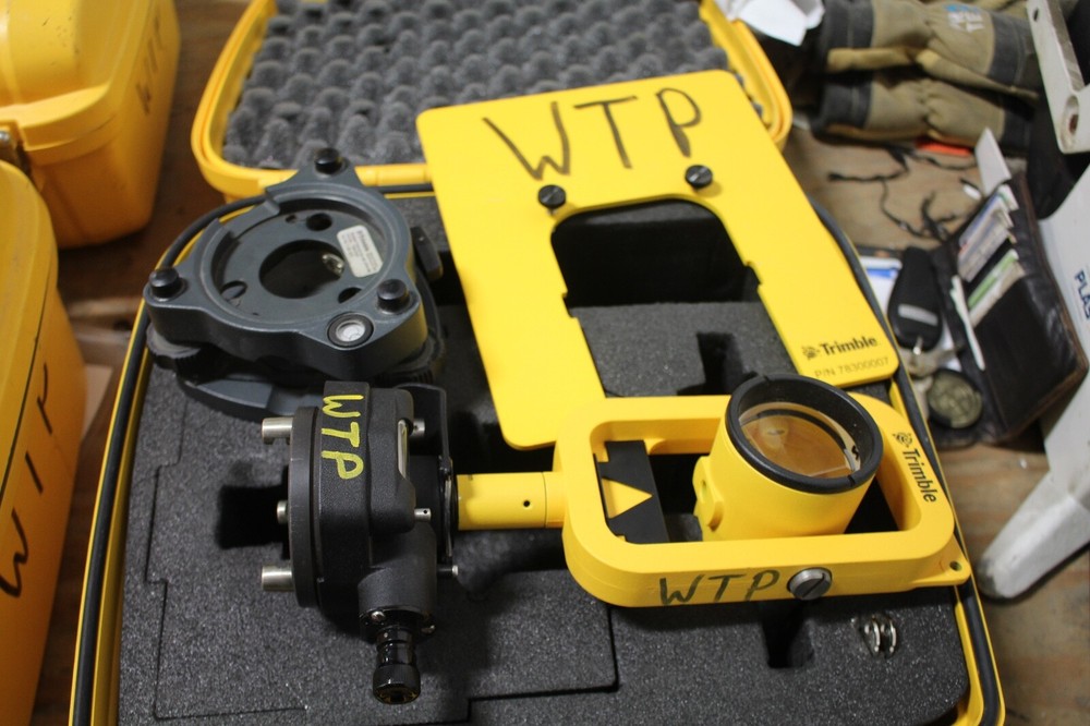 Trimble Traverse Kit w/ Case & Accessories