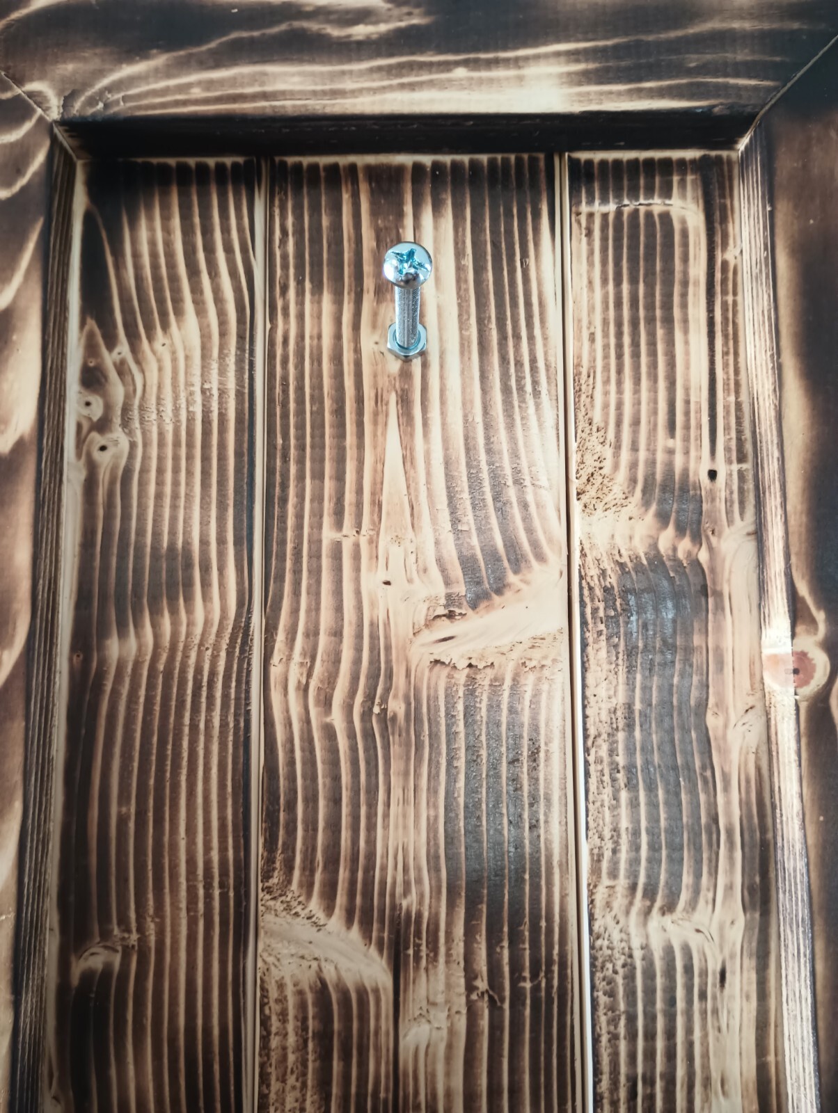 Rustic European Mount Plaque w/Hanger