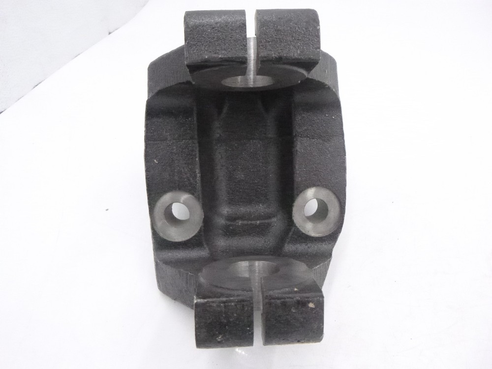 Freightliner Front Suspension Leaf Spring Bracket For FLD120
