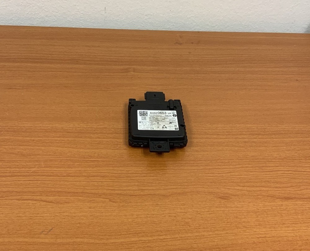 2017-2025 GMC / Chevrolet Object Sensor Alert Module 84820653 OEM