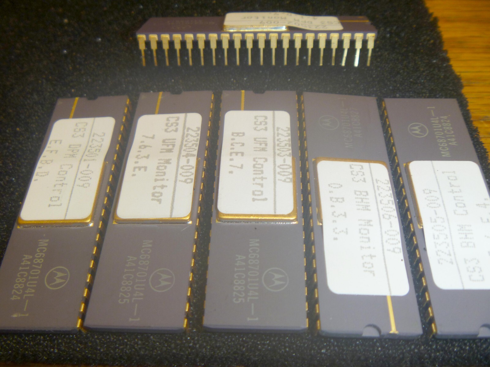 Vintage Motorola MC68701U4L-1 8-Bit Microprocessor Ceramic SBCDIP40