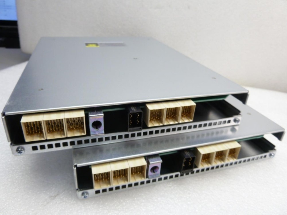 2x NetApp IOM6 6Gbps SAS Disk Array / Storage Controller Module | 111-00190+B5