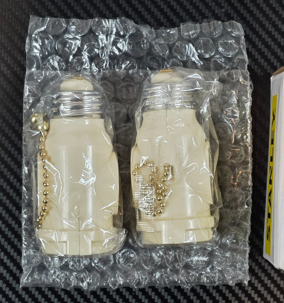 Stanley Set of 2 EK-01 Pull Chain Socket Adapter