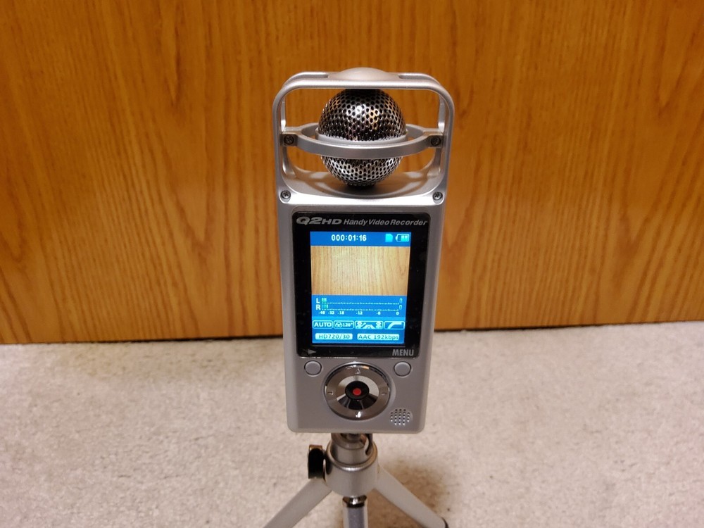 Zoom Q2HD Video Recorder Bundle with Complete Accessory Pack Tested