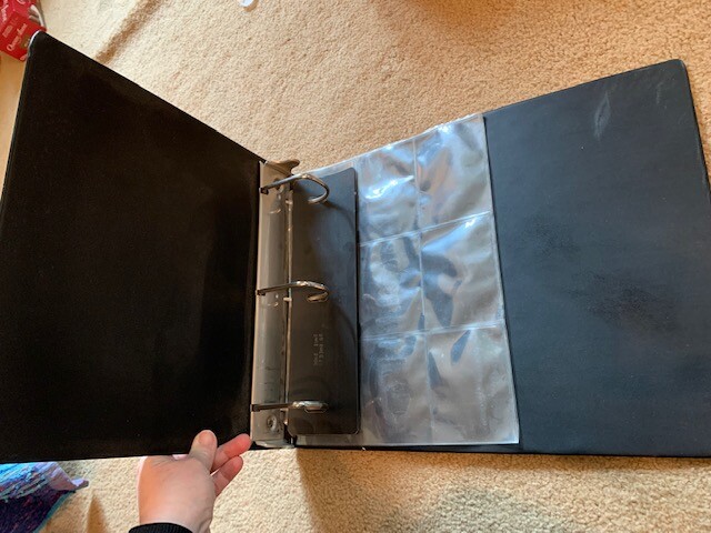 BASEBALL CARD 3 RING BINDER