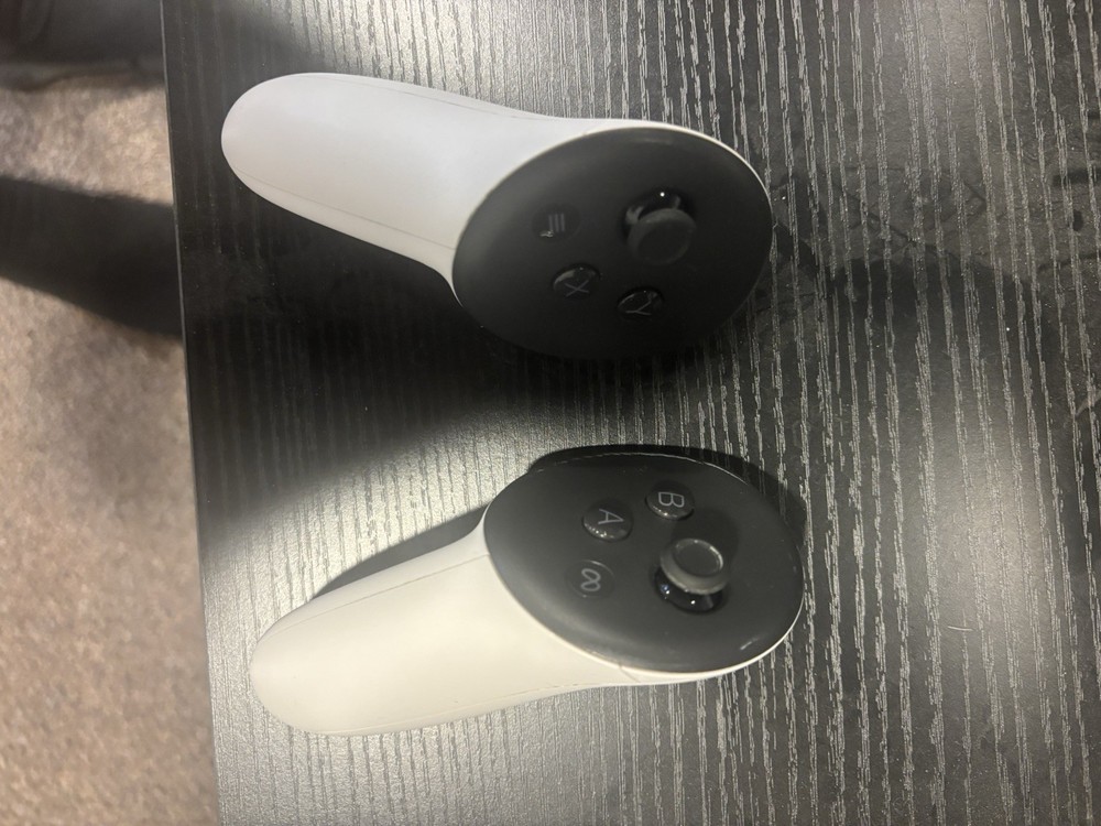 Quest 3s headset, 9 VIVE Trackers, 3 Base Stations, and Controllers