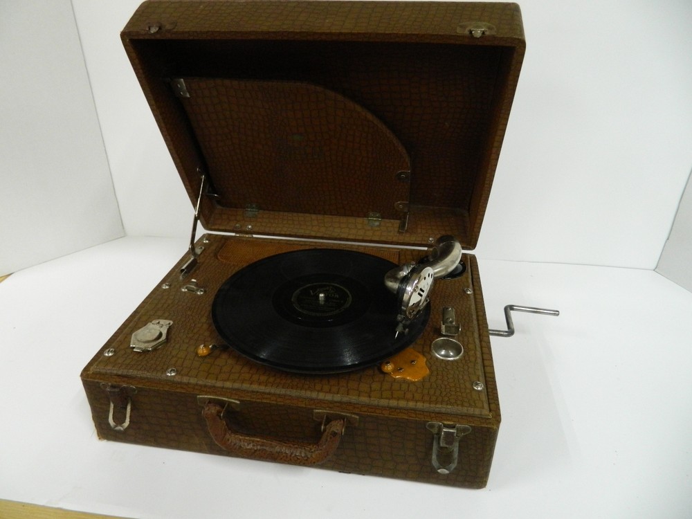 Beautiful Birch Number 85 Phonograph