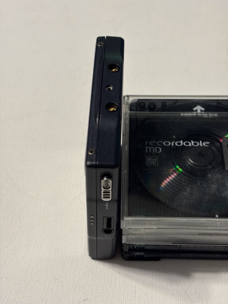 Sony MZ-E900 Silver/Blue - Working but Read Description, 5 Minidiscs