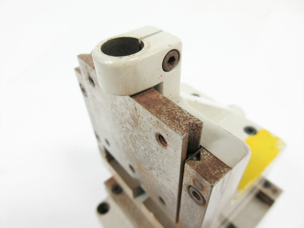 LINE TOOL CO XYZ STAGE THREE AXIS UNIT - RUST