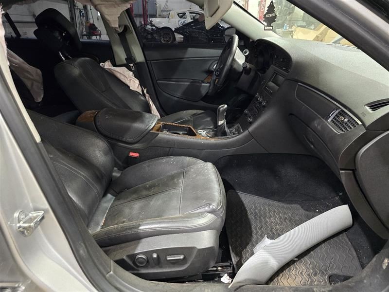 9-5 2011 Accessory Holders 591724