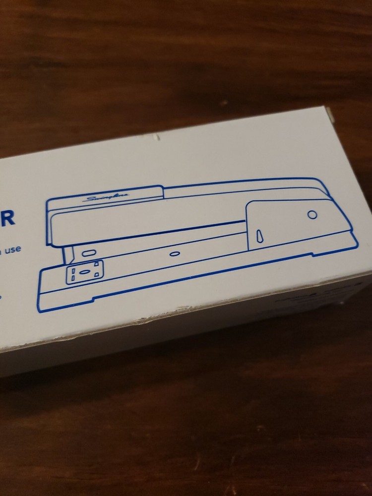 Swingline Commercial Desktop Stapler 20 Sheet Cap. Opens for Tacking Black 44401